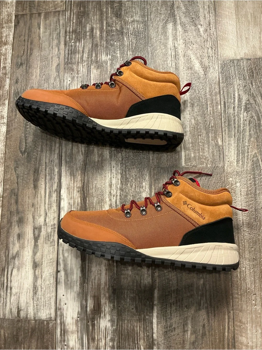 Columbia Men's Brown Hiking Boot with Red Laces Size 13